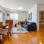 29 Lägenhet Makarska